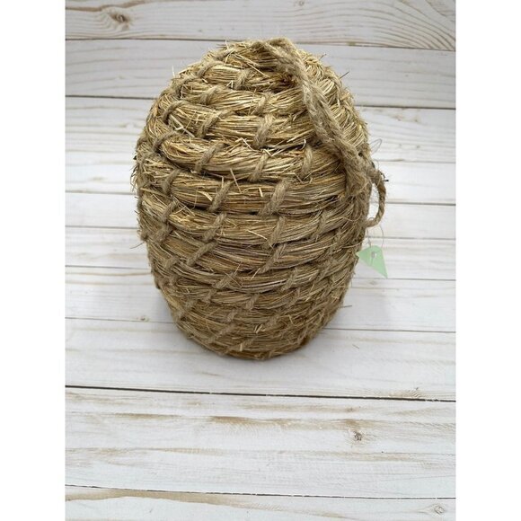 Beehive and honeybee decor NEW wicker birdhouse hanging decor - Picture 4 of 5